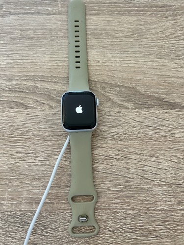 Apple watch series - 4, 40mm
