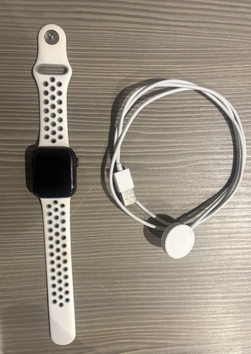 Apple watch series 40mm - 6,